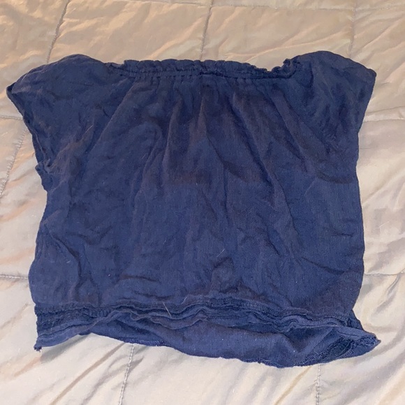 Hollister crop top size XS - Picture 3 of 3